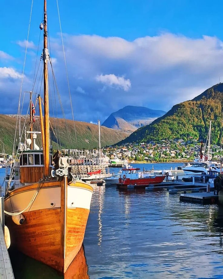 This contains: Things to do in Tromso