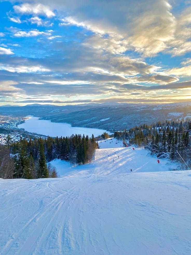 This contains: Åre, Sweden, ski, winter, scandinavia, nature, scandinavian nature, adventure, sunset, mountains, slalom, snowboard, good vibes