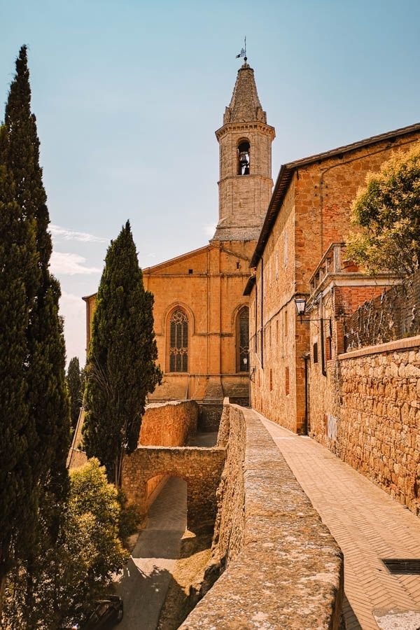 This contains: #pienza #valdiorcia #tuscany #italy
