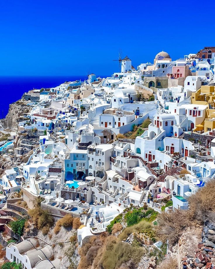 This contains: Things to do in Santorini